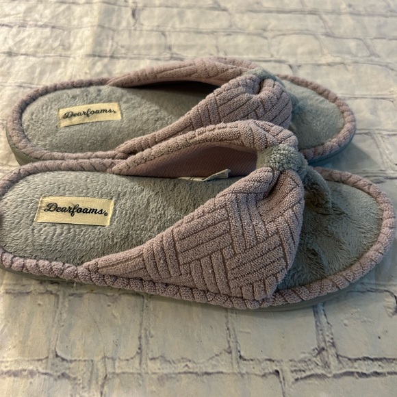 DEARFOAMS TERRYCLOTH CUSHION THONG STYLE LAVENDER SLIPPERS WOMEN’S SIZE M(7-8) - Picture 1 of 8